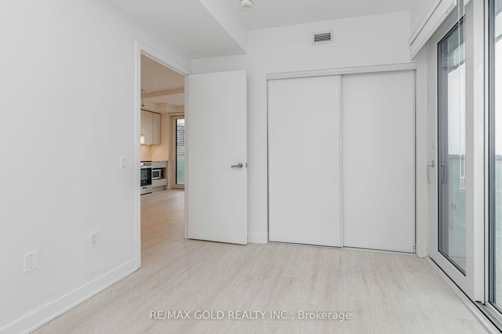 809-3900 Confederation Parkway, Mississauga, ON, L5B 0M3 - 31