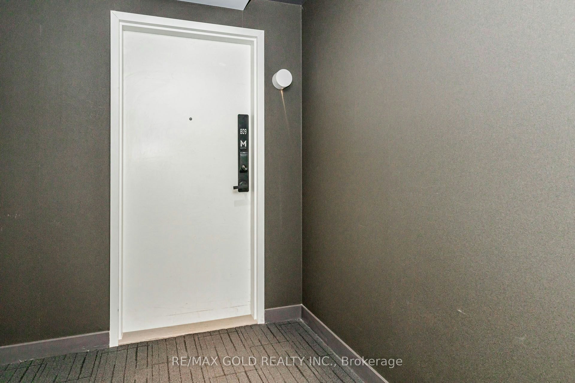 809-3900 Confederation Parkway, Mississauga, ON, L5B 0M3 - 7