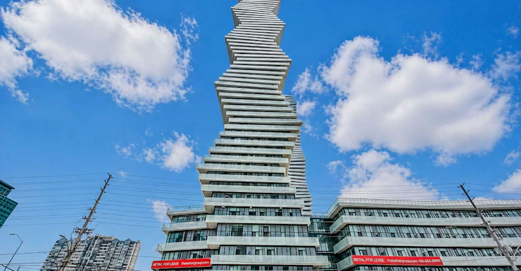 809-3900 Confederation Parkway, Mississauga, ON, L5B 0M3