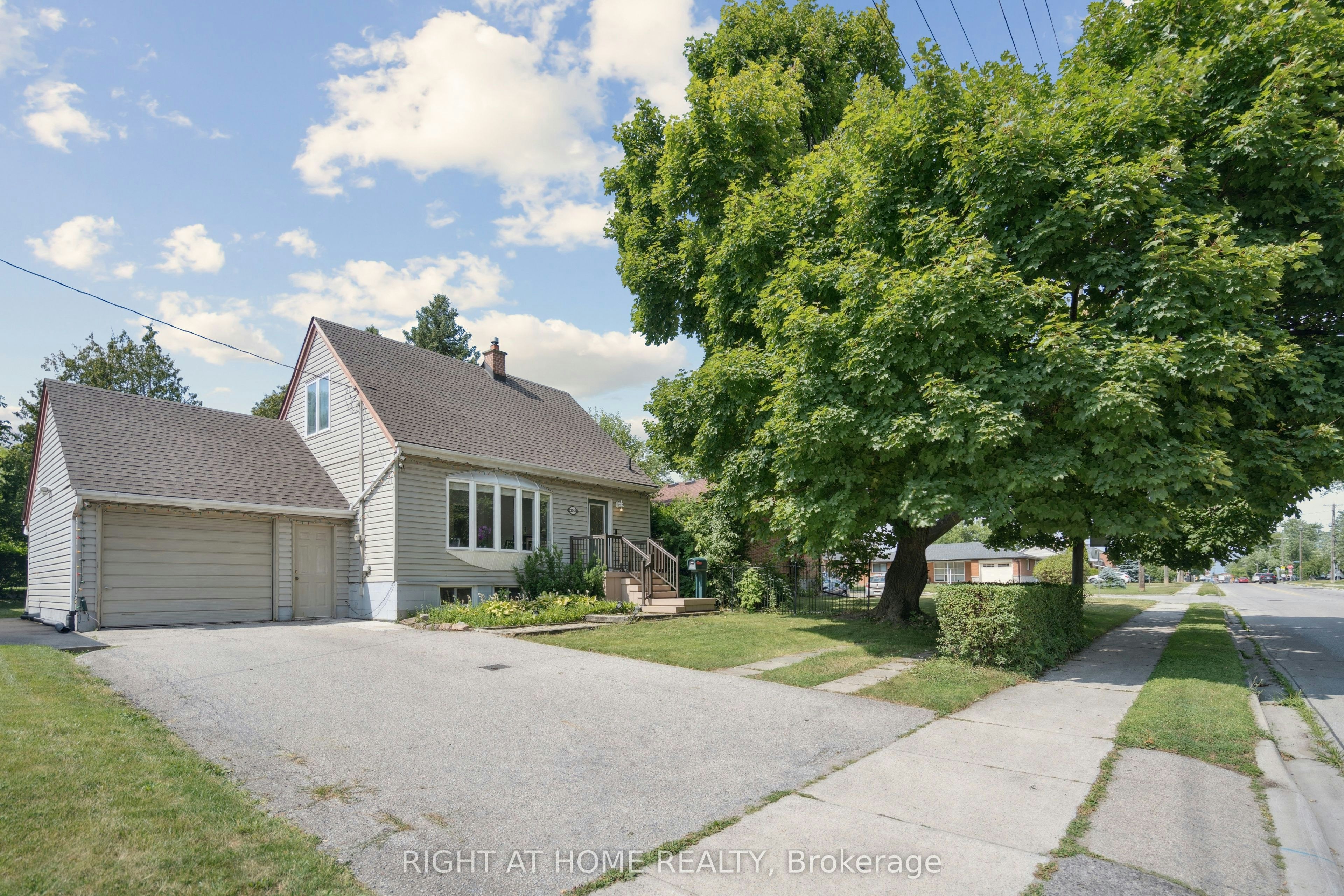 2343 Mountainside Drive, Burlington, ON, L7P 1C1