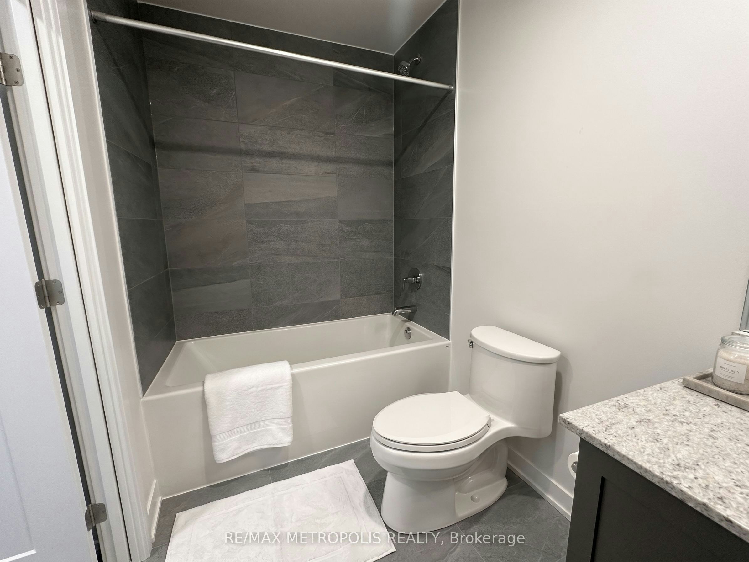 714-405 Dundas Street W, Oakville, ON, L6M 5P9 - 8