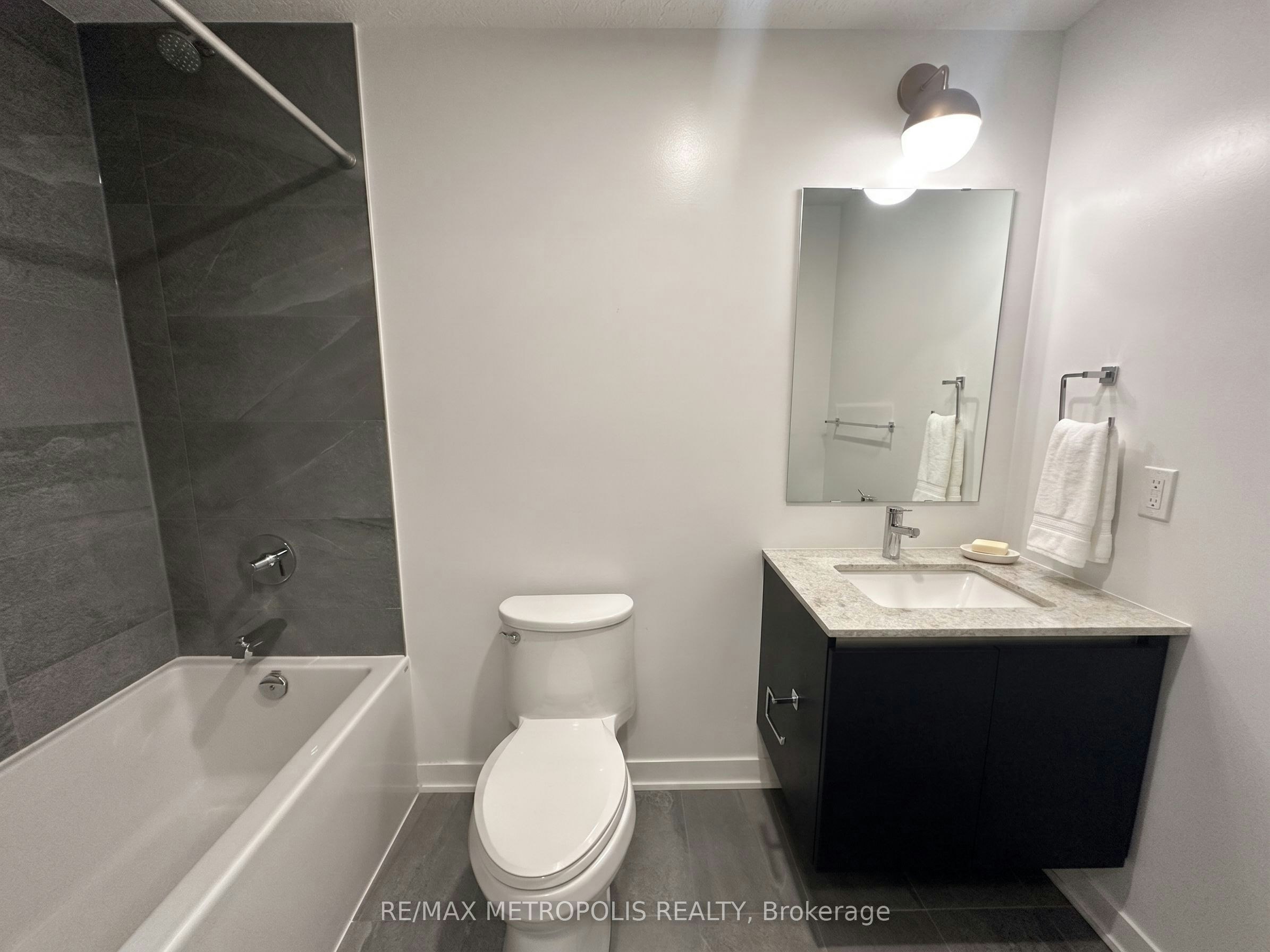 714-405 Dundas Street W, Oakville, ON, L6M 5P9 - 7
