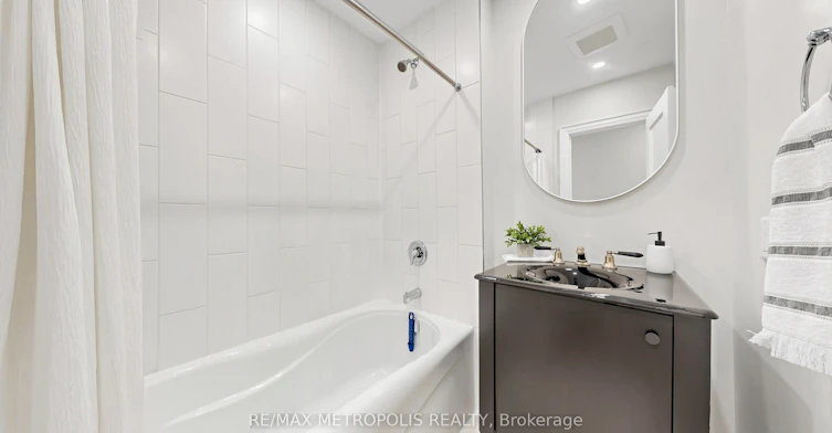Upper-62 Davelayne Road, Toronto, ON, M9M 2A7 - 41