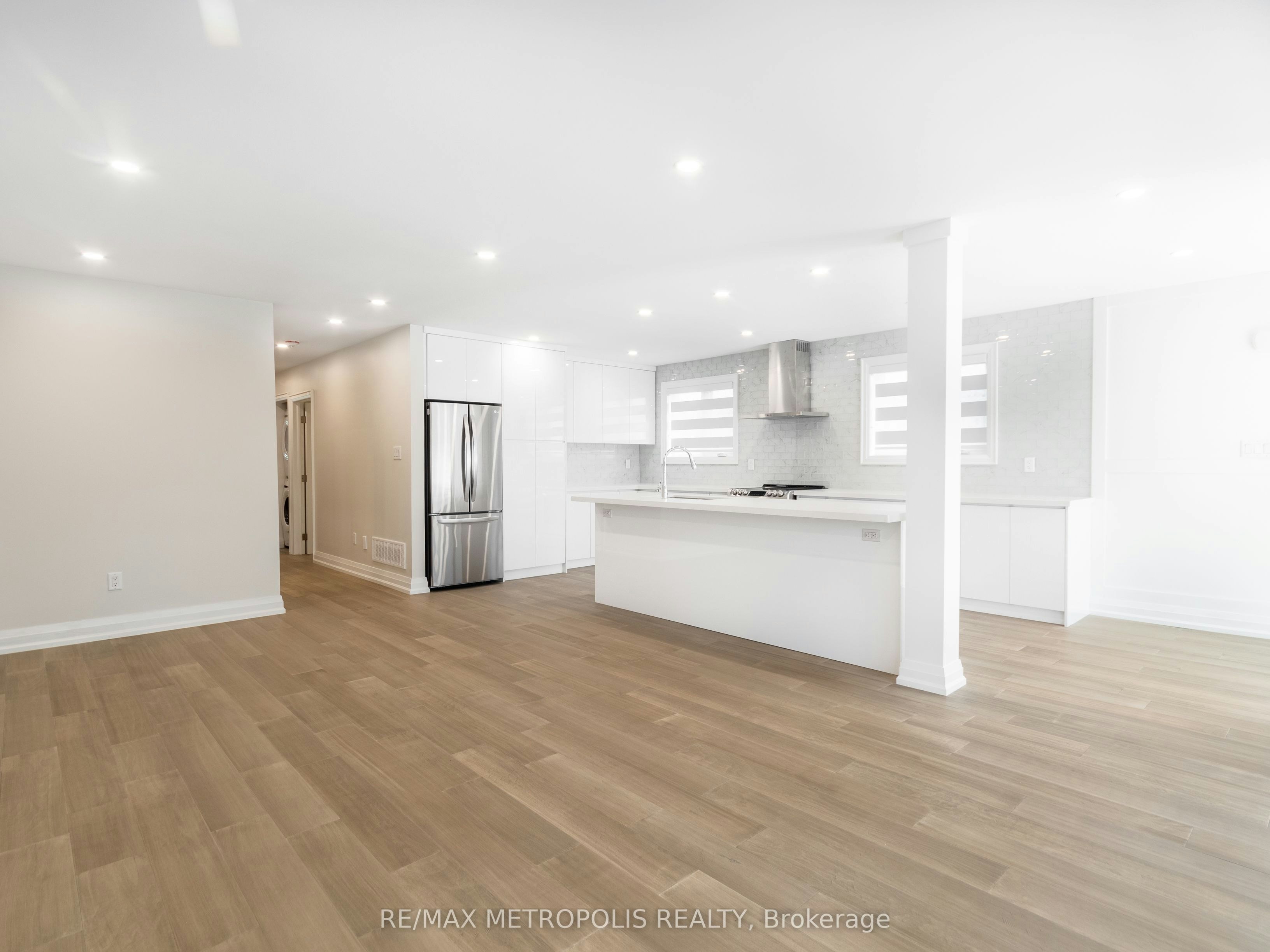 Upper-62 Davelayne Road, Toronto, ON, M9M 2A7 - 9