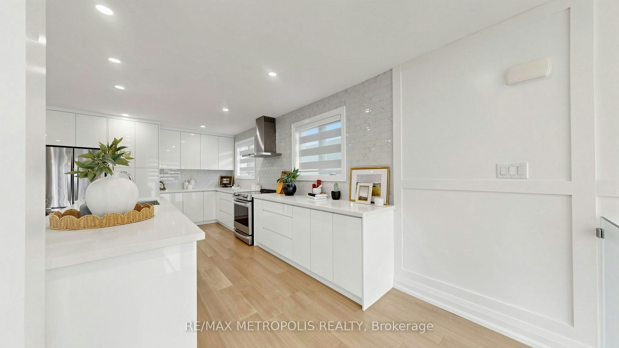 Upper-62 Davelayne Road, Toronto, ON, M9M 2A7 - 21