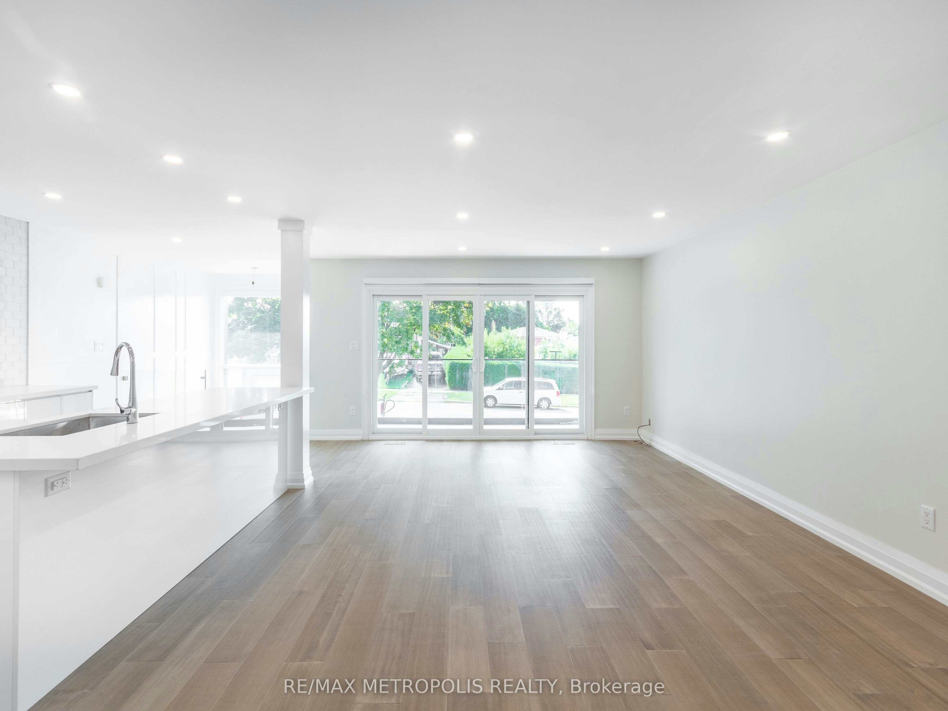 Upper-62 Davelayne Road, Toronto, ON, M9M 2A7 - 12