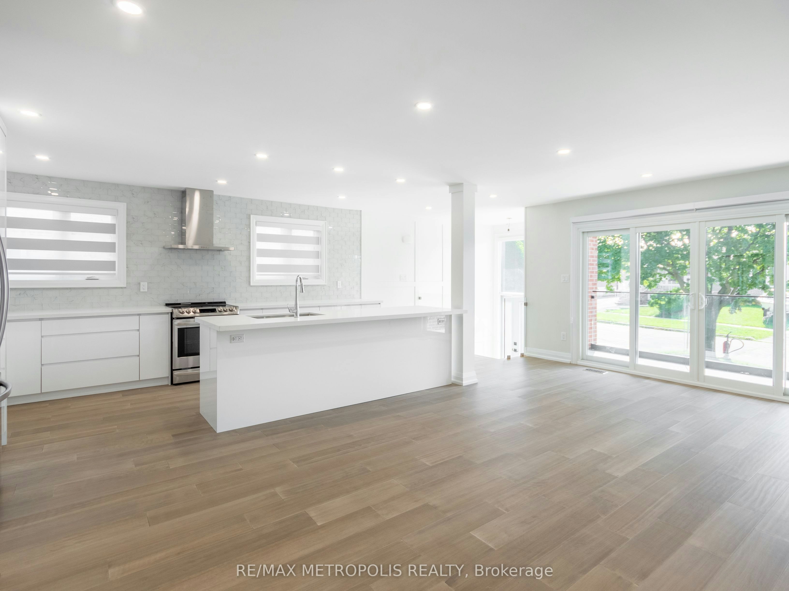 Upper-62 Davelayne Road, Toronto, ON, M9M 2A7 - 13