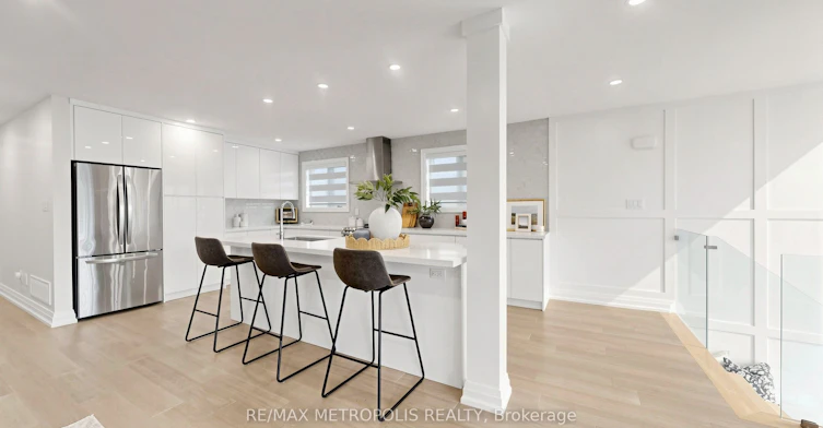 Upper-62 Davelayne Road, Toronto, ON, M9M 2A7 - 17
