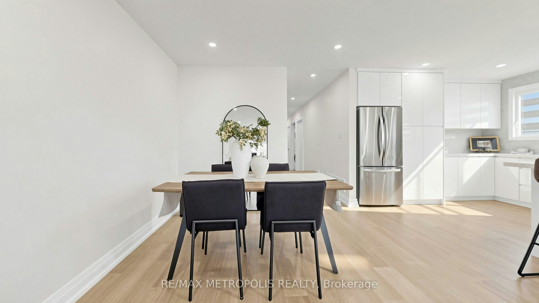 Upper-62 Davelayne Road, Toronto, ON, M9M 2A7 - 24