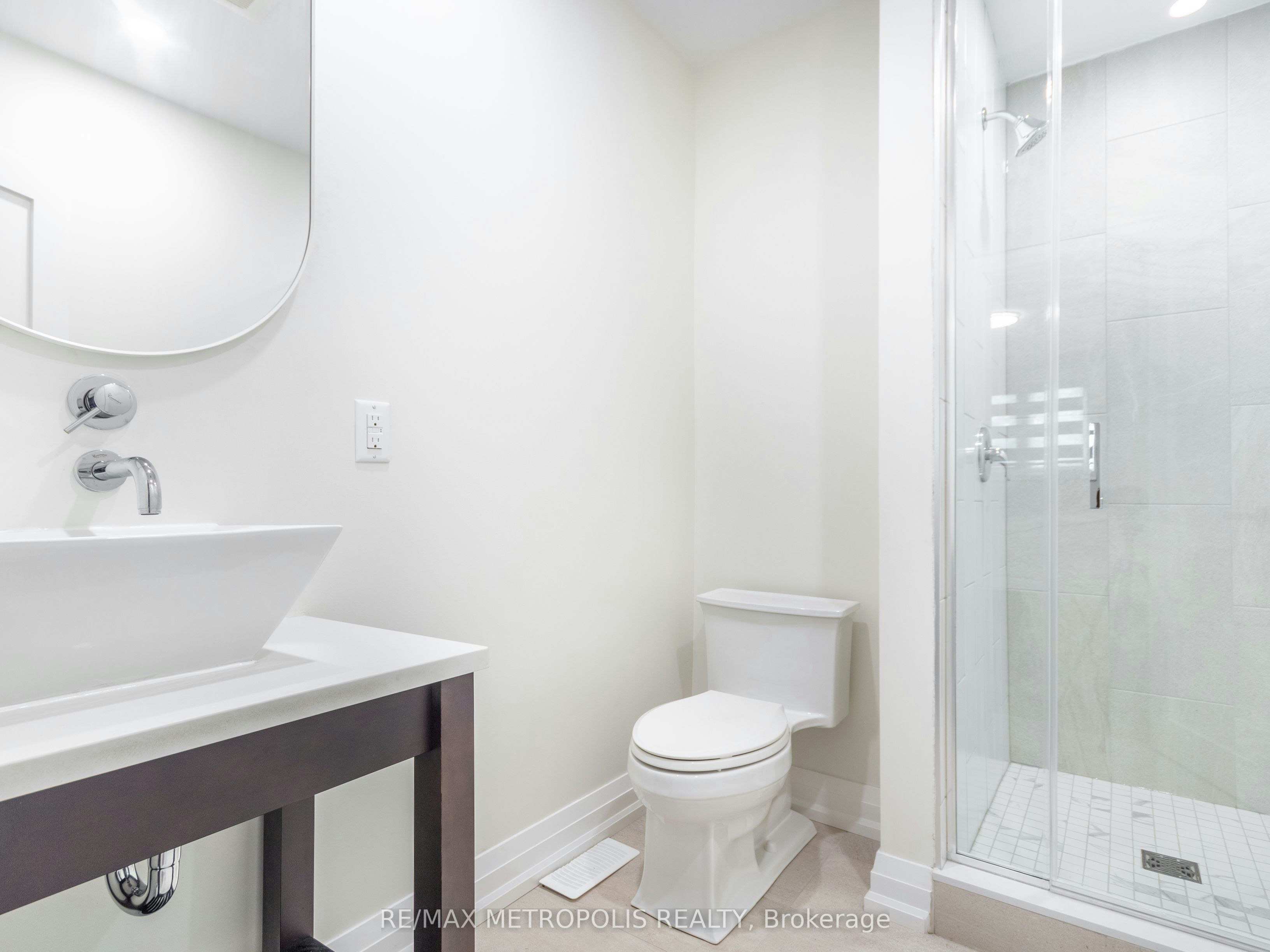 Upper-62 Davelayne Road, Toronto, ON, M9M 2A7 - 21