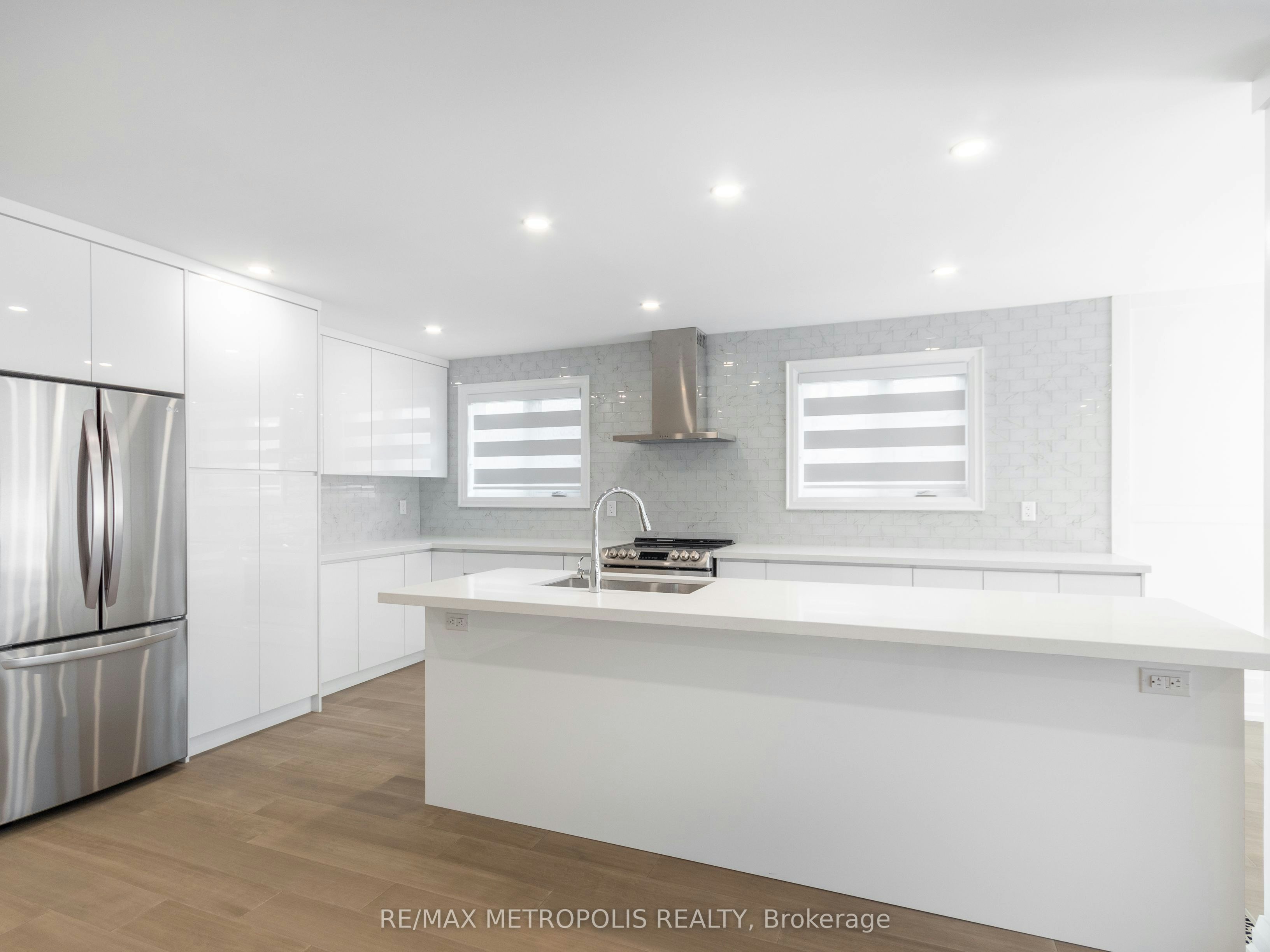 Upper-62 Davelayne Road, Toronto, ON, M9M 2A7 - 10