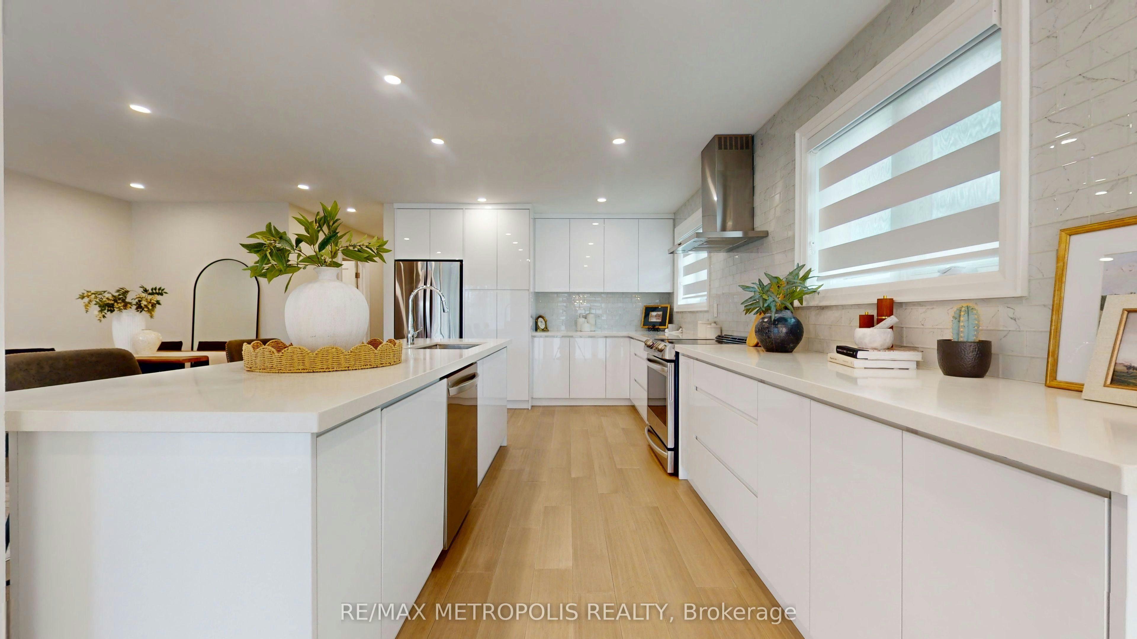 Upper-62 Davelayne Road, Toronto, ON, M9M 2A7 - 22