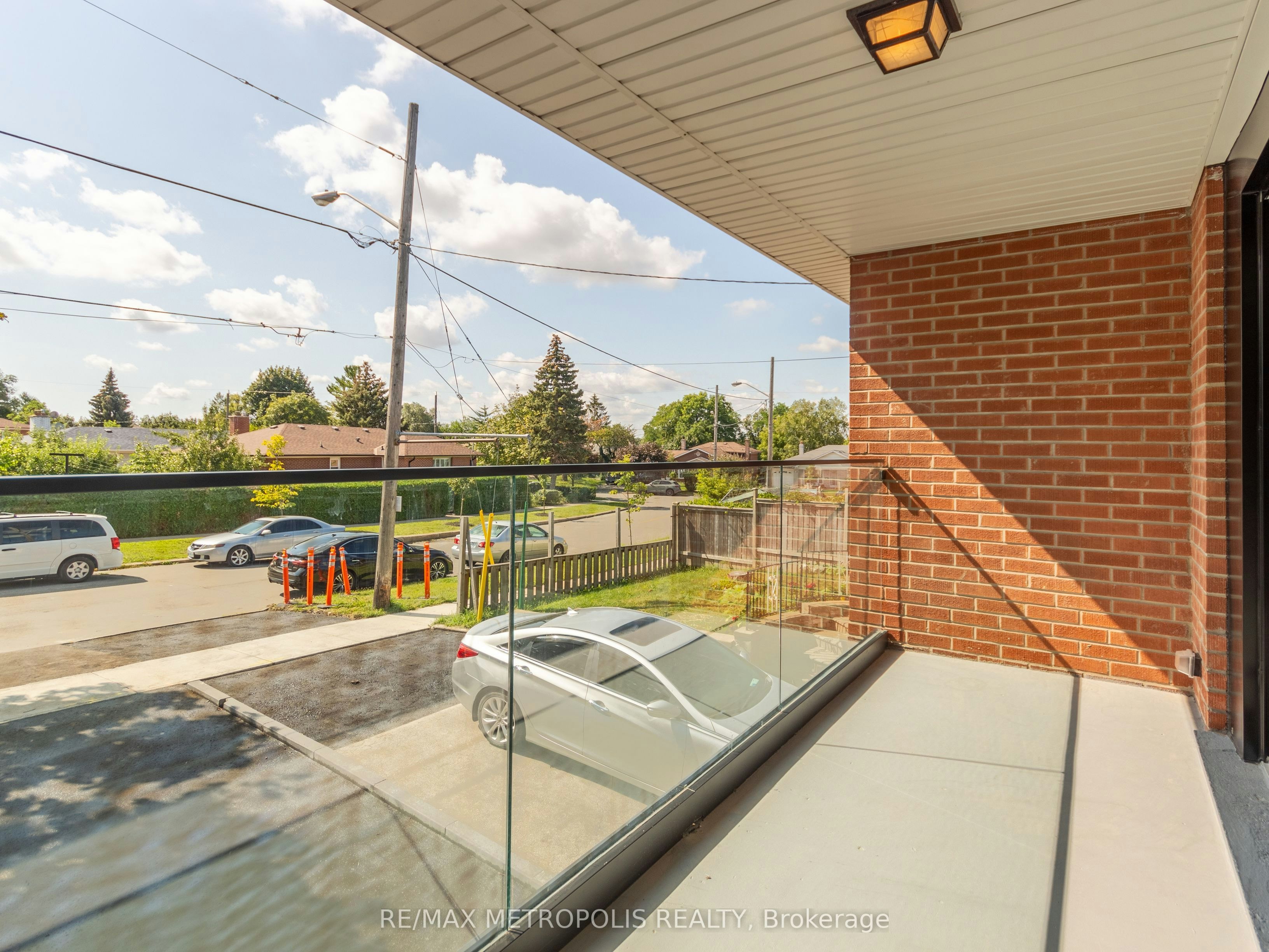 Upper-62 Davelayne Road, Toronto, ON, M9M 2A7 - 25