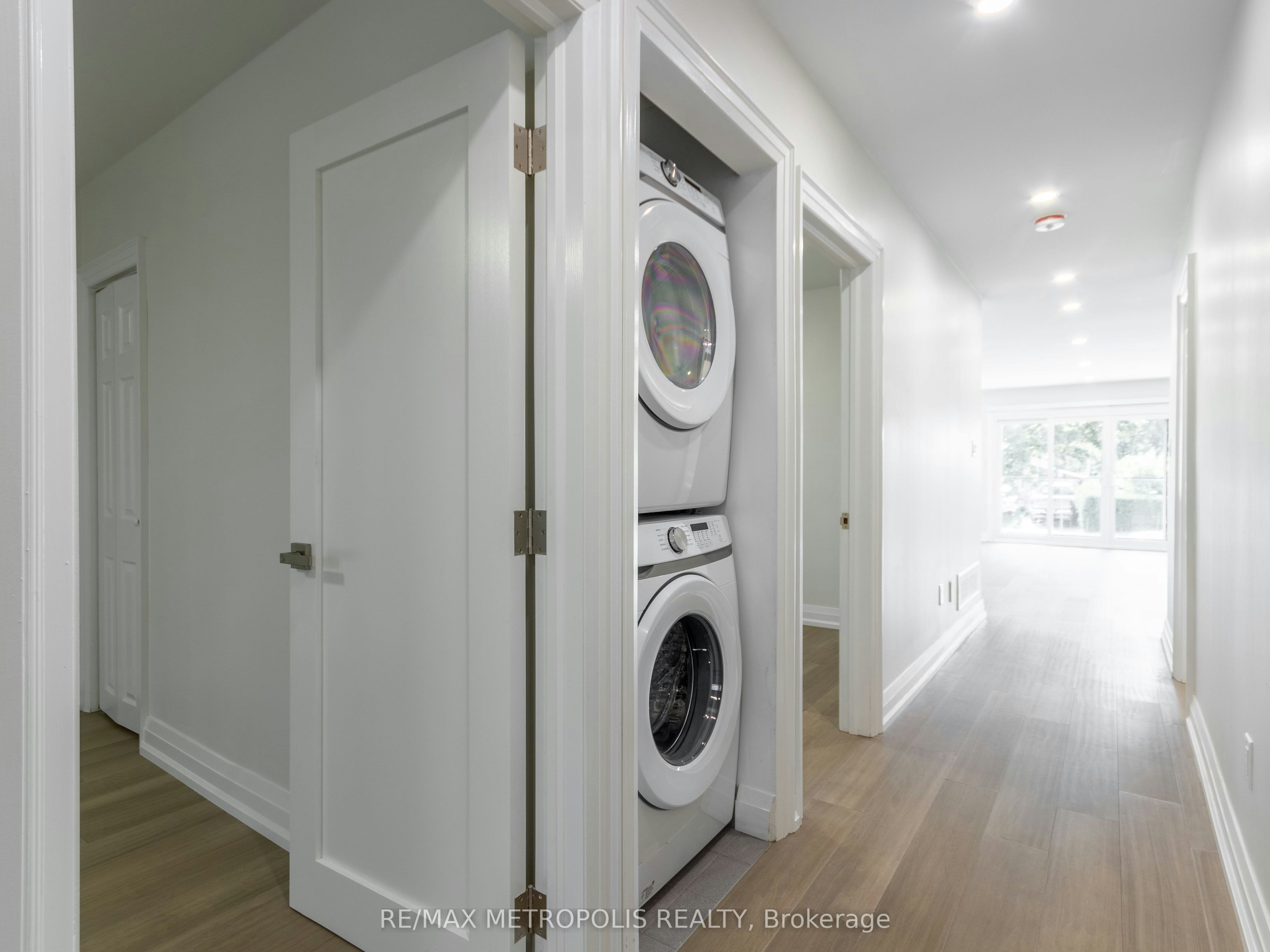 Upper-62 Davelayne Road, Toronto, ON, M9M 2A7 - 22