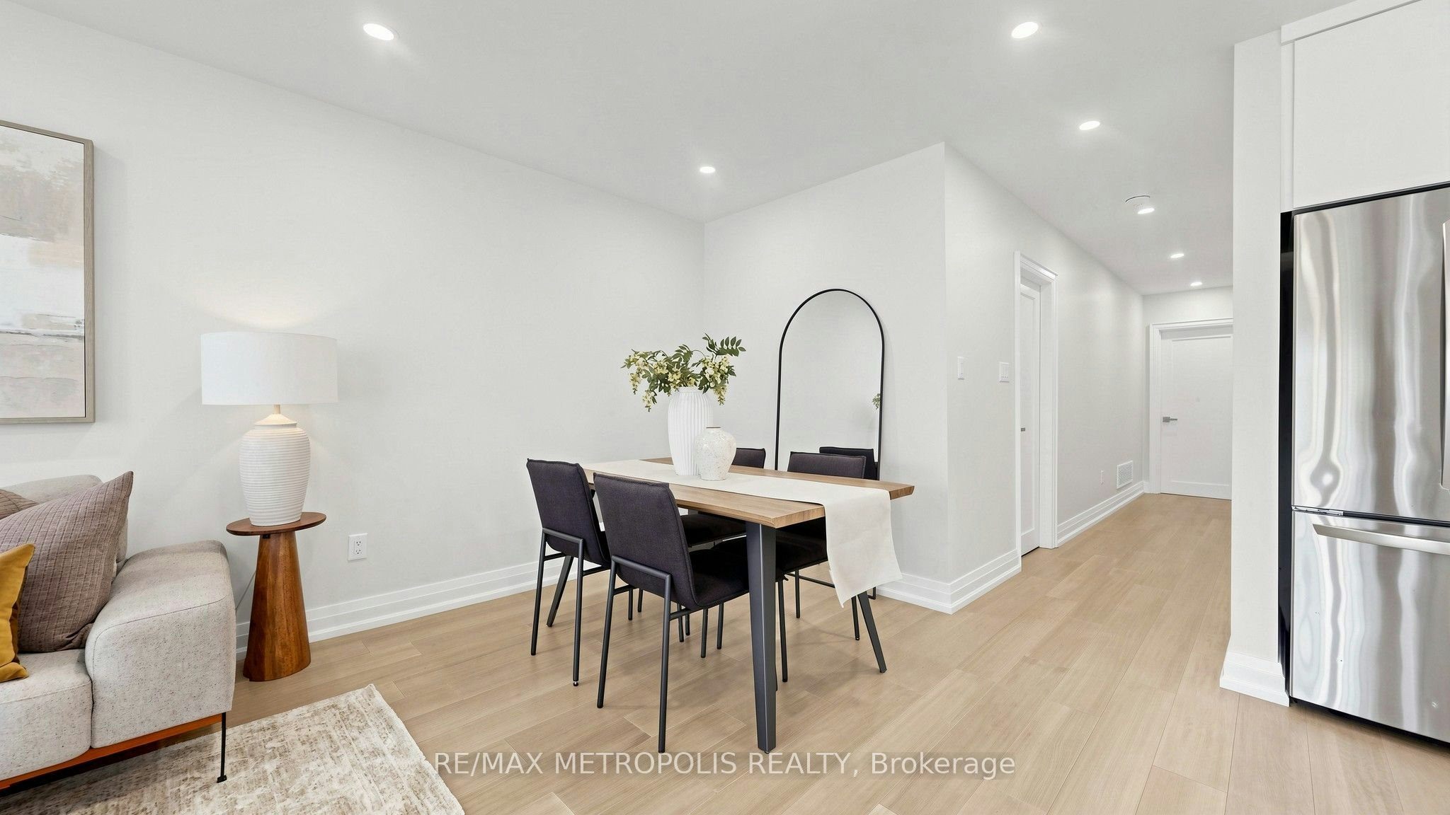 Upper-62 Davelayne Road, Toronto, ON, M9M 2A7 - 25
