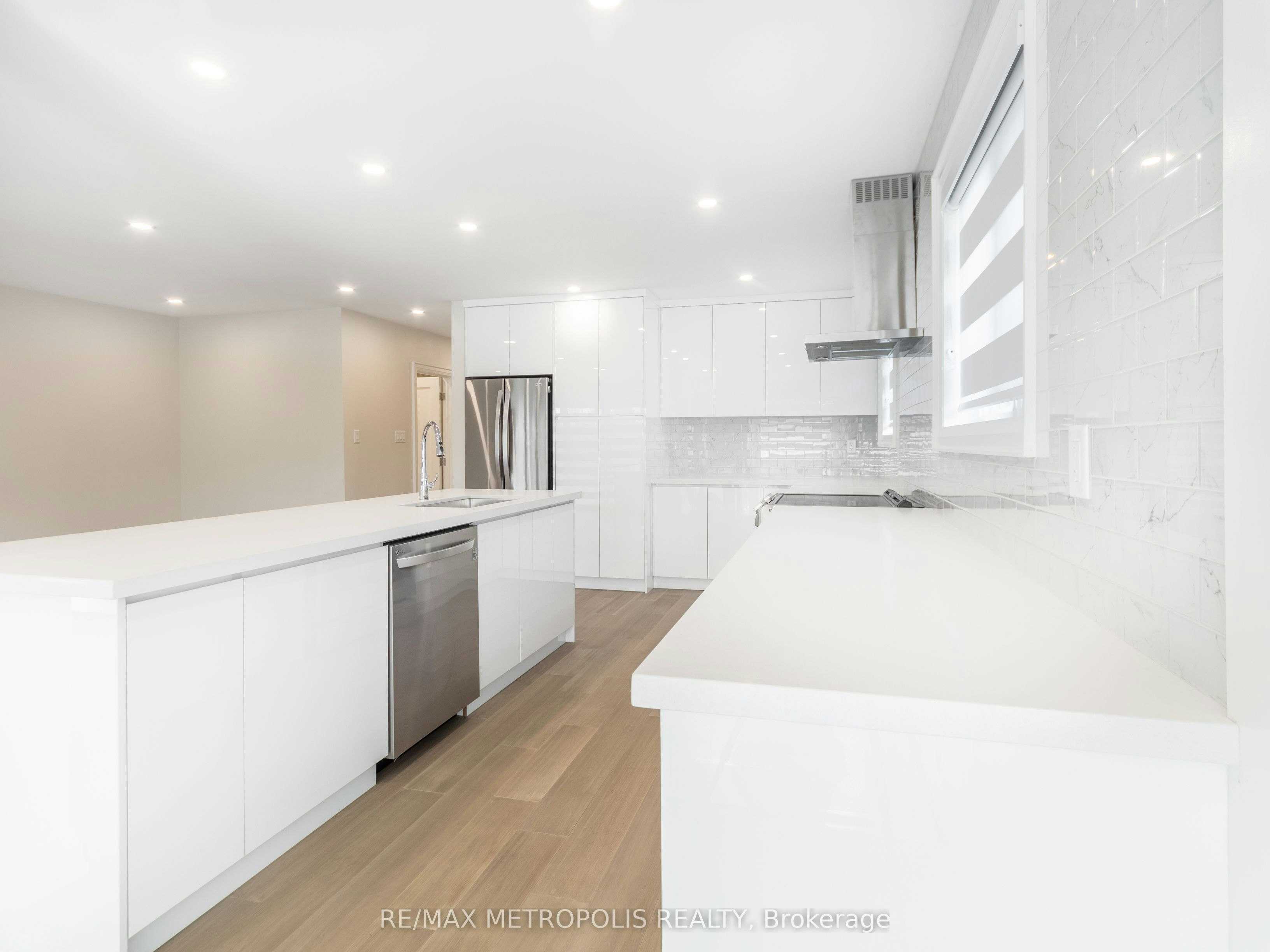 Upper-62 Davelayne Road, Toronto, ON, M9M 2A7 - 8