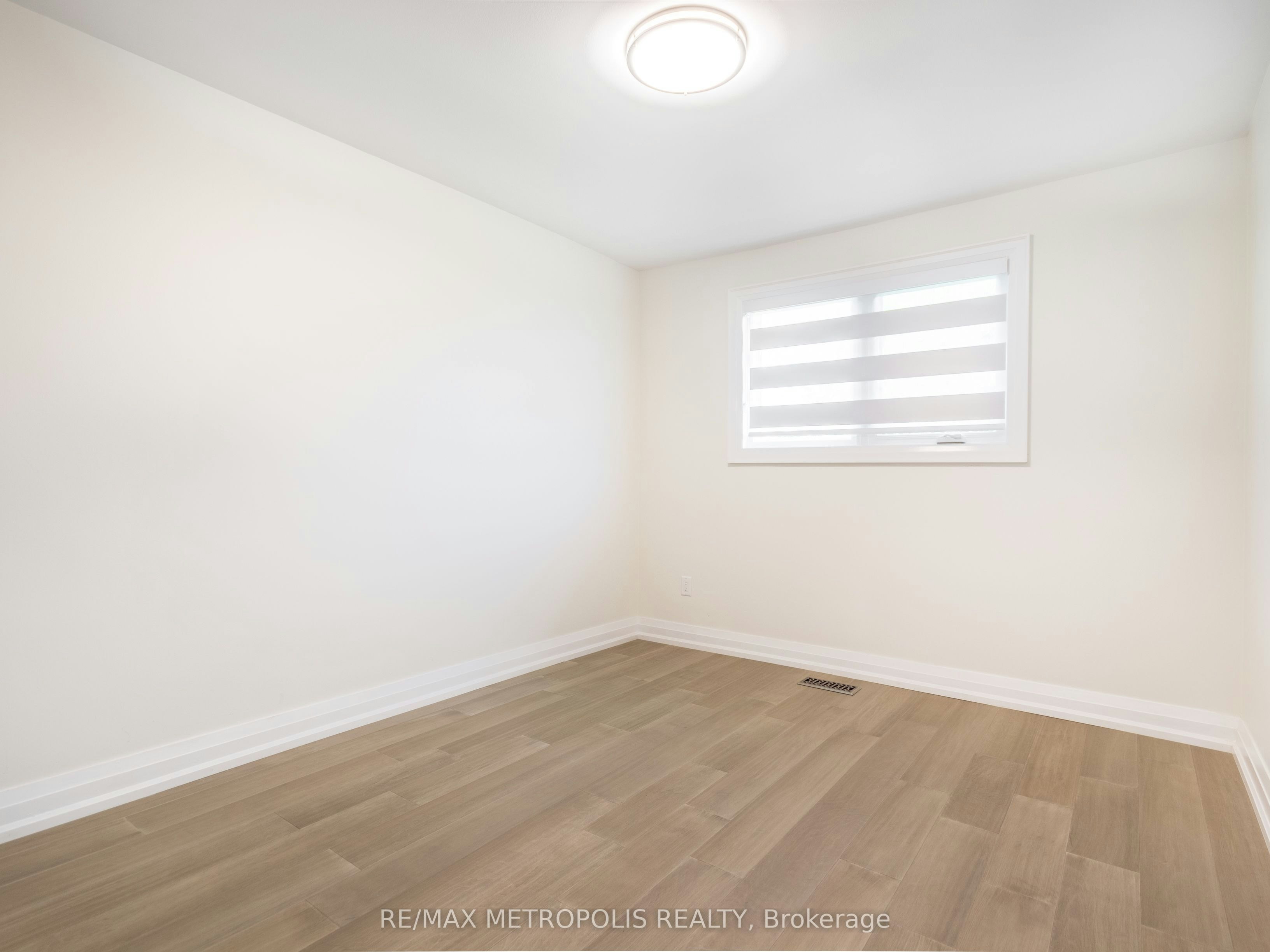 Upper-62 Davelayne Road, Toronto, ON, M9M 2A7 - 19