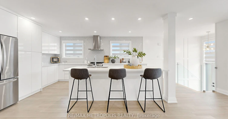 Upper-62 Davelayne Road, Toronto, ON, M9M 2A7 - 16