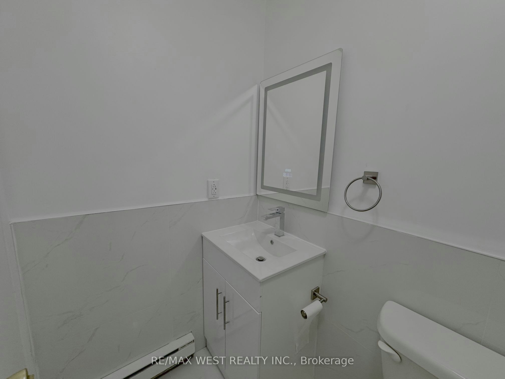 1687 St Clair Avenue W, Toronto, ON, M6N 1H9 - 5
