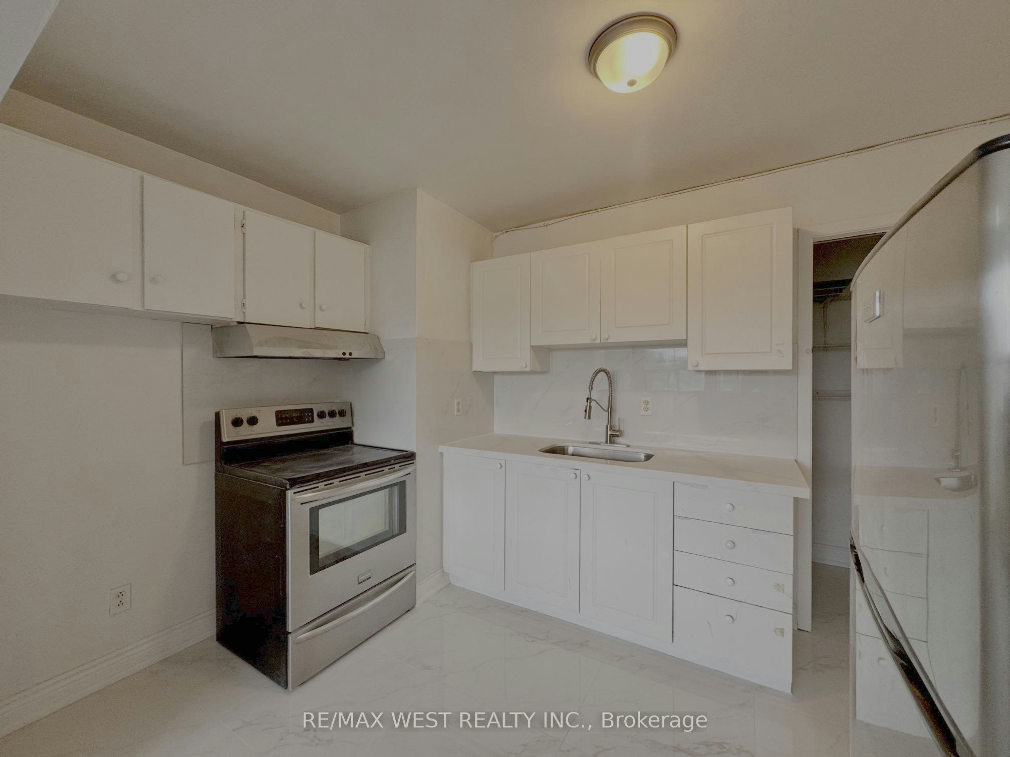 1687 St Clair Avenue W, Toronto, ON, M6N 1H9 - 2
