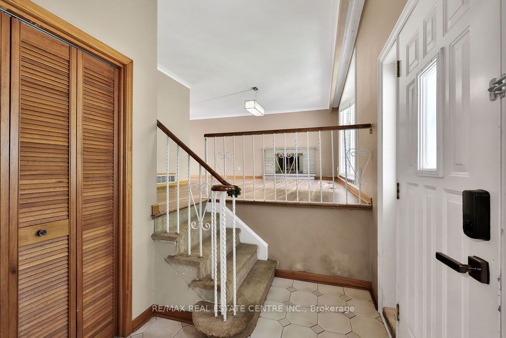 1366 Aldo Drive, Mississauga, ON, L5H 3E9 - 5