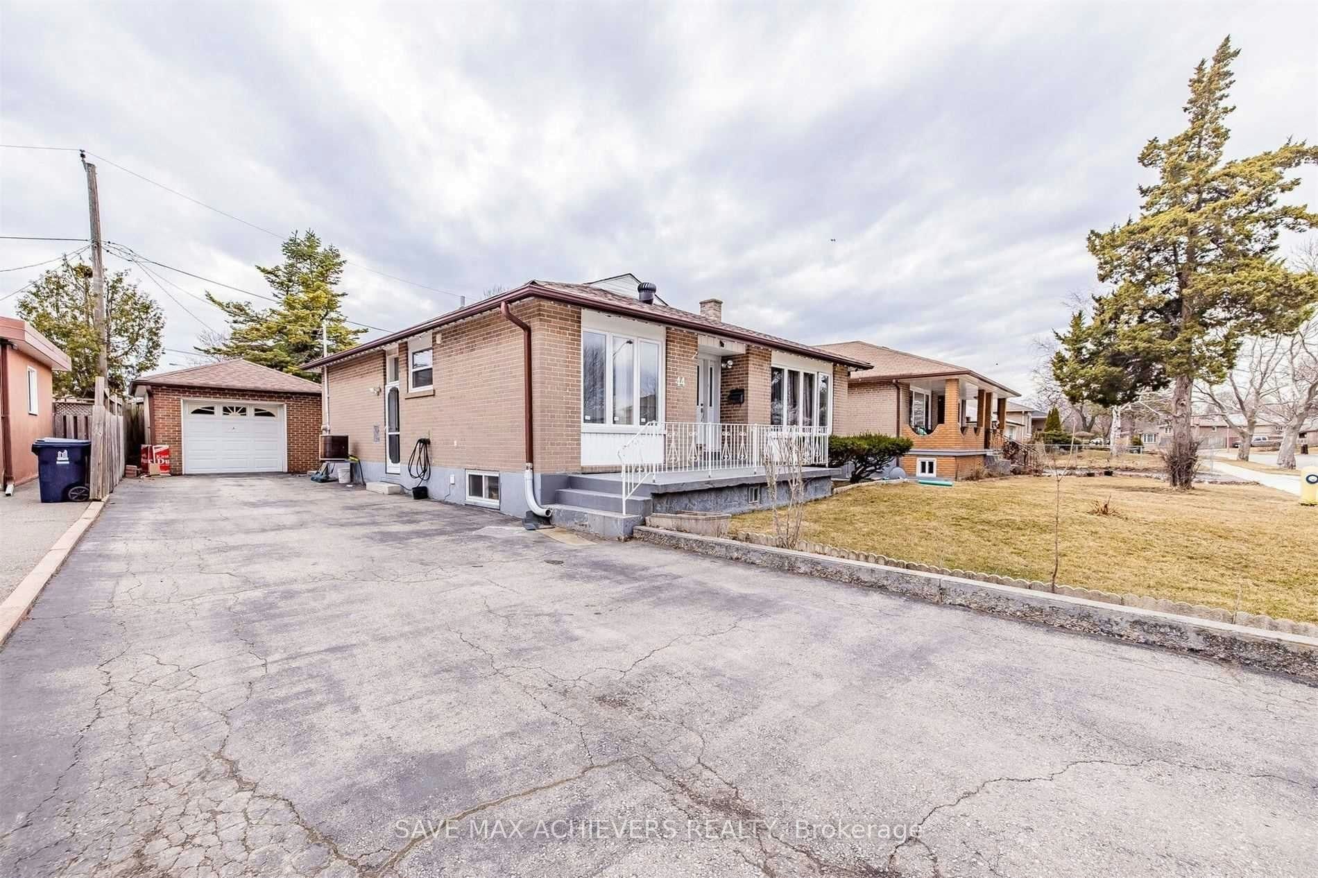44 Strathavon Drive, Toronto, ON, M9V 2H6 - 2