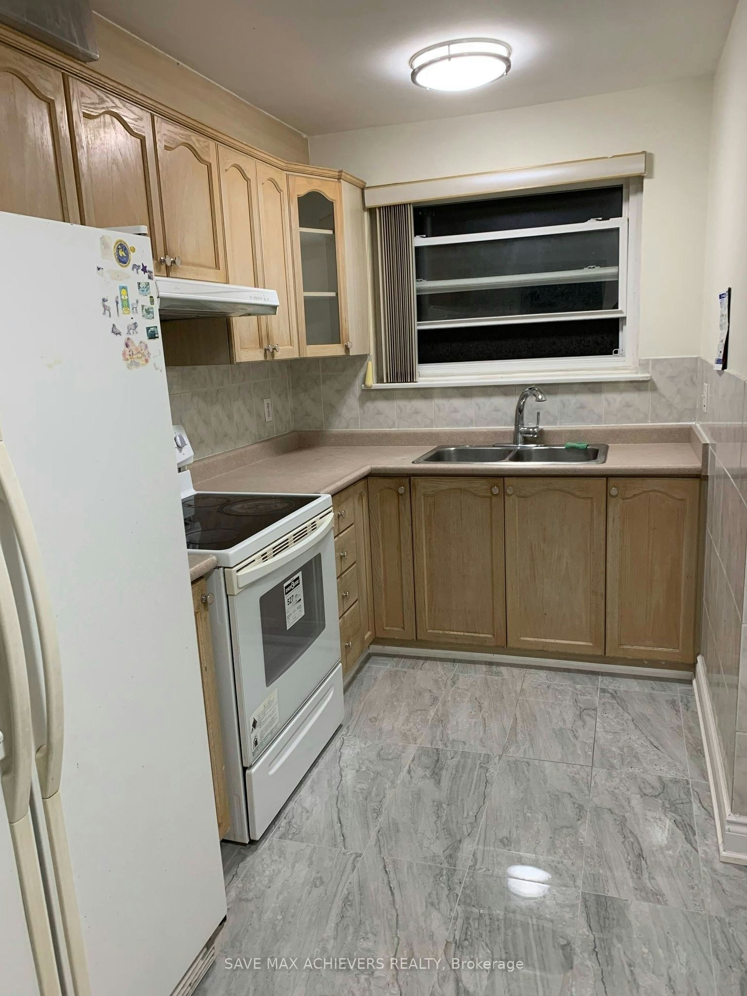44 Strathavon Drive, Toronto, ON, M9V 2H6 - 4