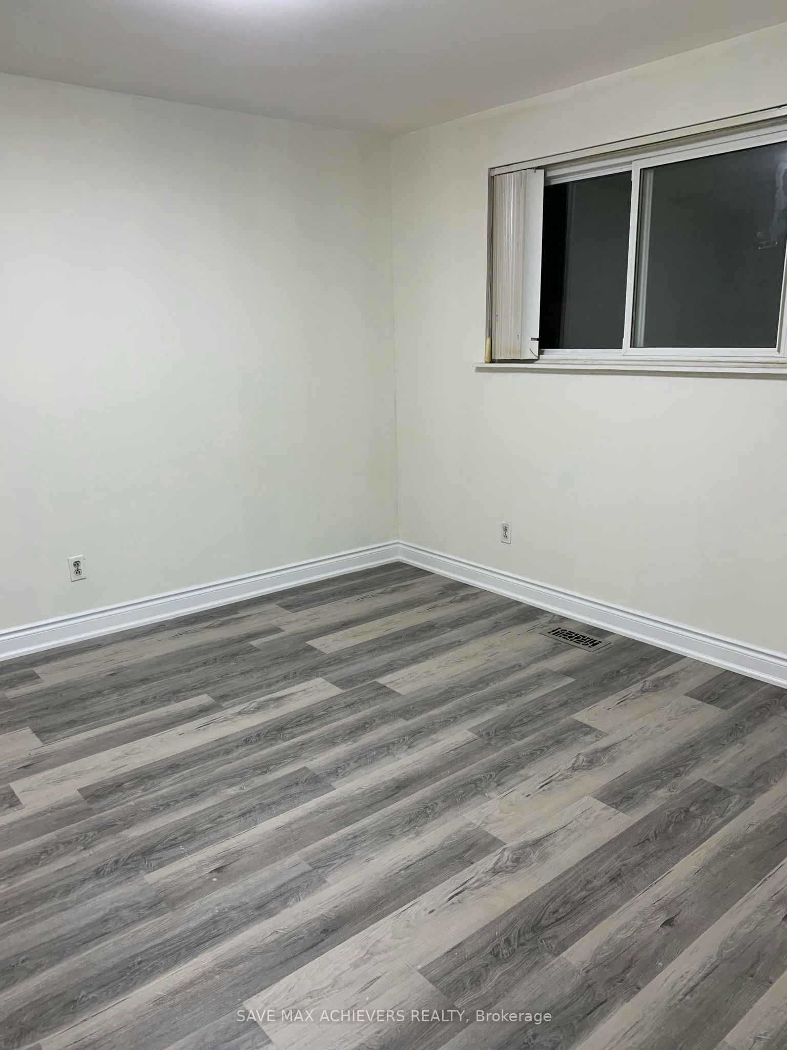 44 Strathavon Drive, Toronto, ON, M9V 2H6 - 5