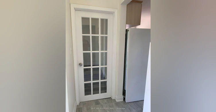 44 Strathavon Drive, Toronto, ON, M9V 2H6 - 7