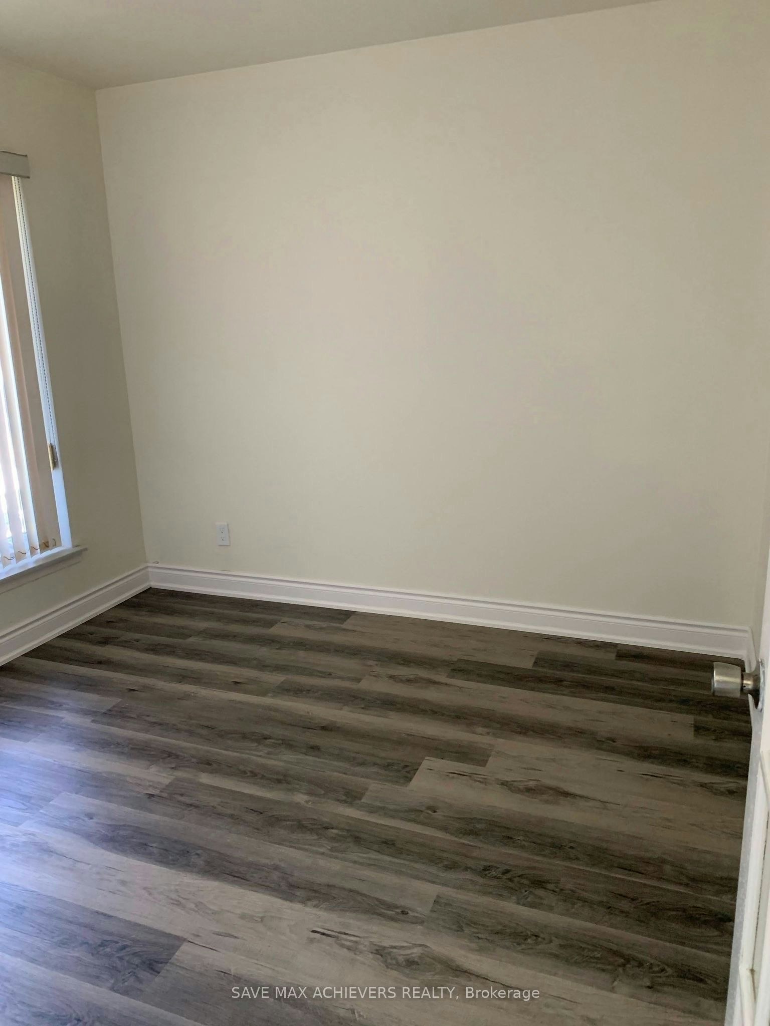 44 Strathavon Drive, Toronto, ON, M9V 2H6 - 6