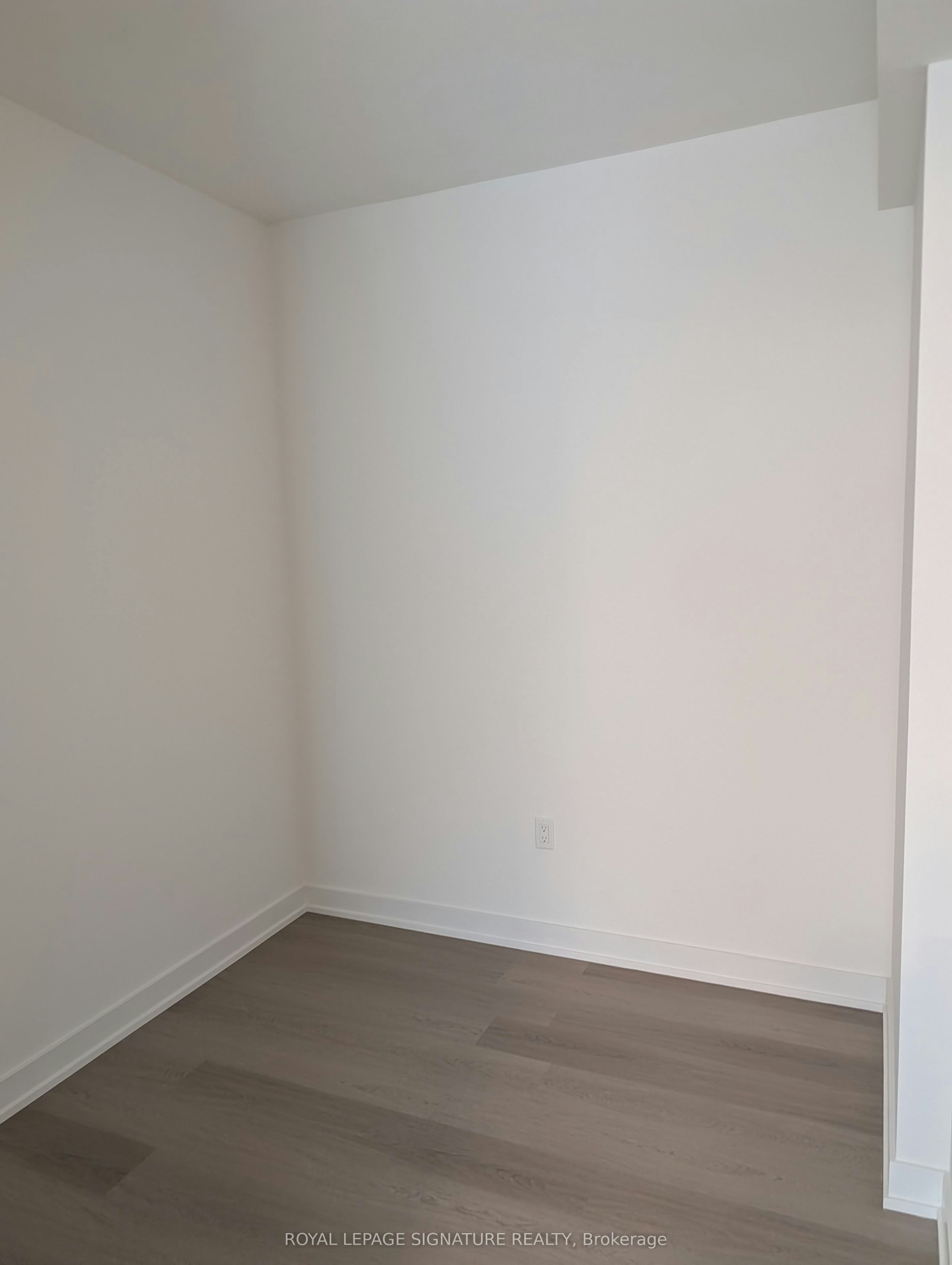 2204-448 Burnhamthorpe Road W, Mississauga, ON, L5B 0R4 - 9