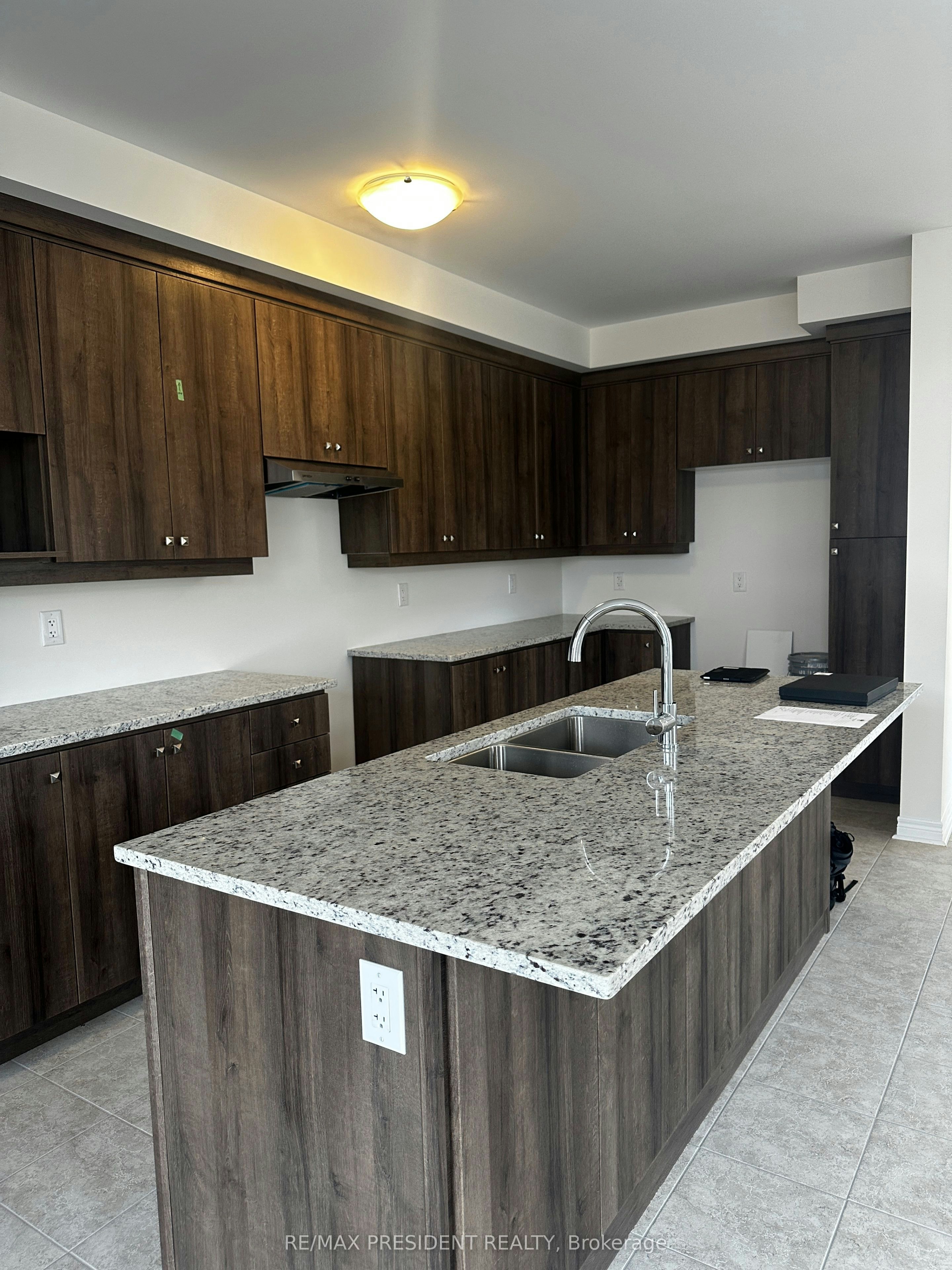 98 Claremont Road, Brampton, ON, L6R 4E6 - 11