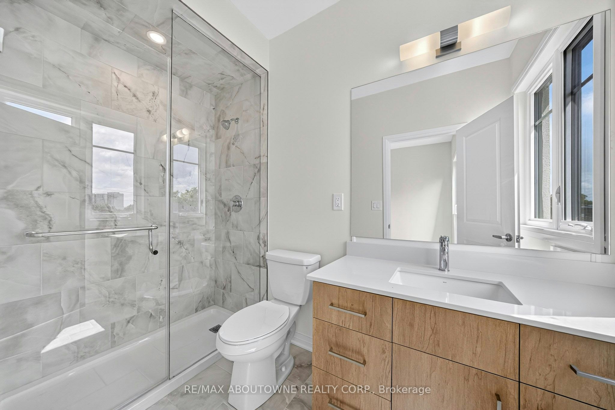24-725 Front Royal Street, Mississauga, ON, L4Y 0C8 - 21