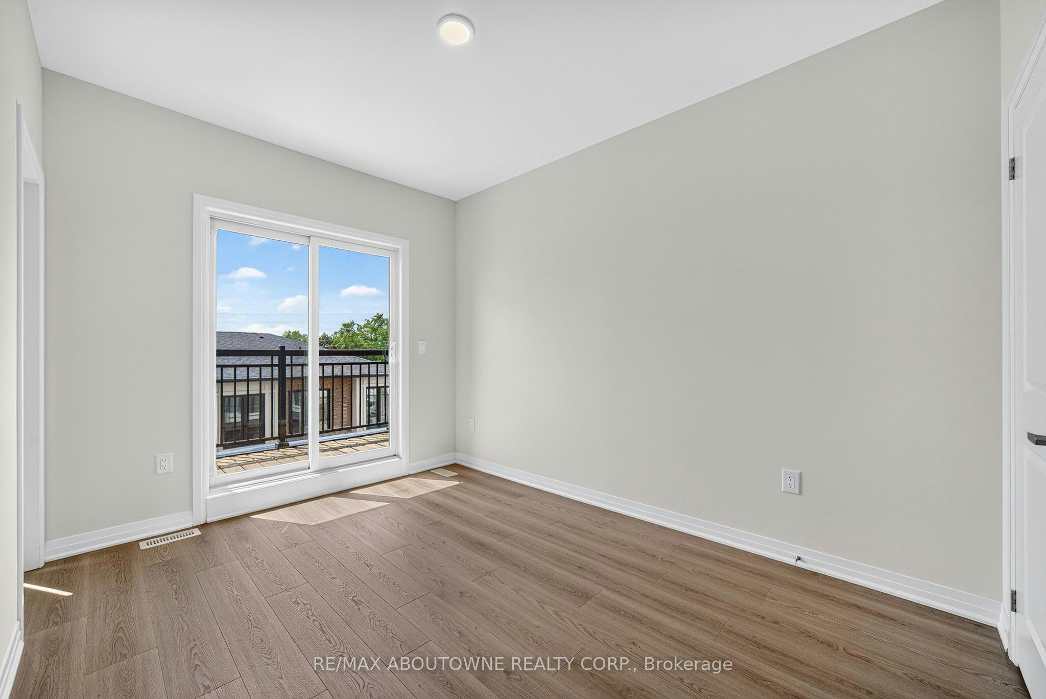 24-725 Front Royal Street, Mississauga, ON, L4Y 0C8 - 19
