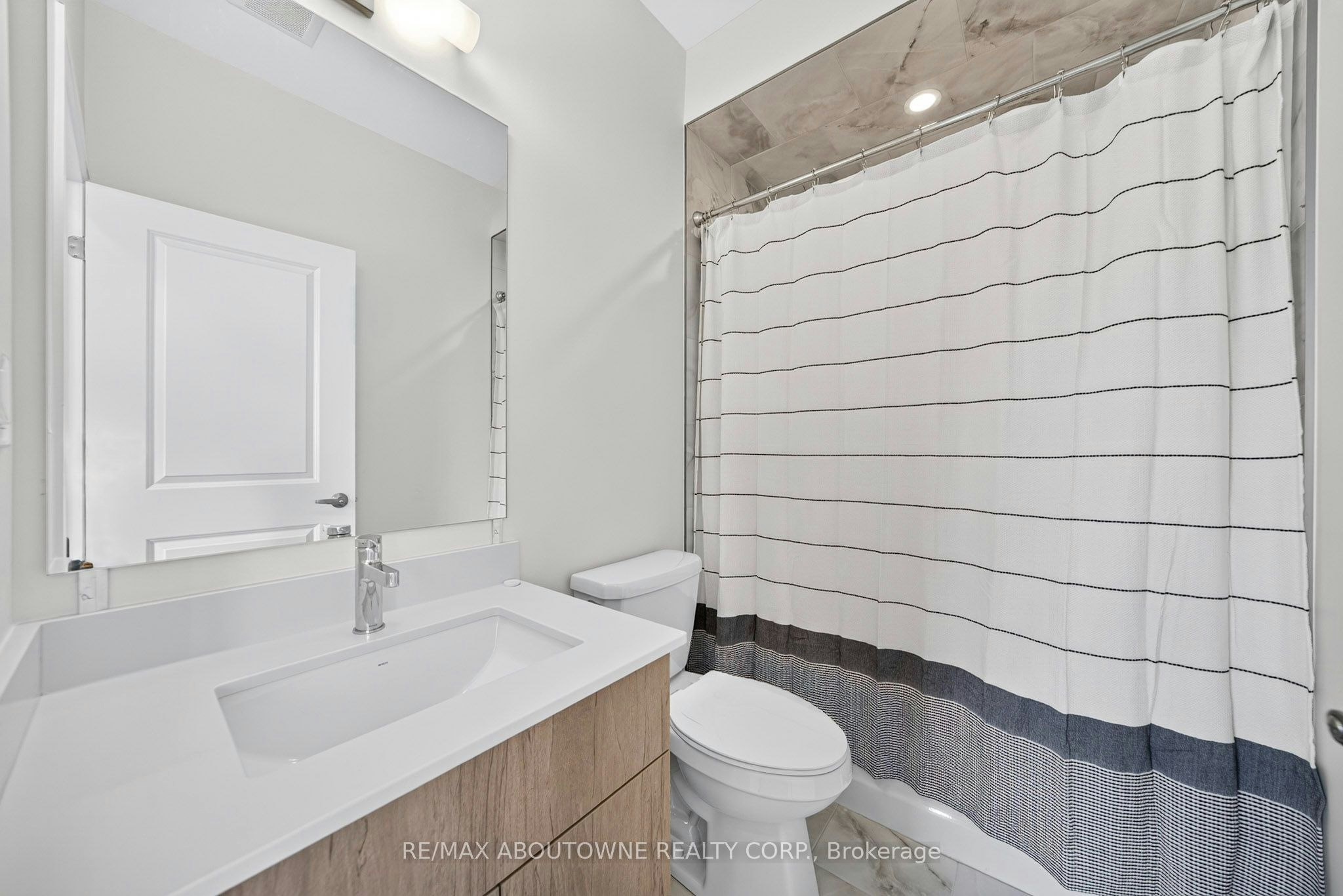 24-725 Front Royal Street, Mississauga, ON, L4Y 0C8 - 26