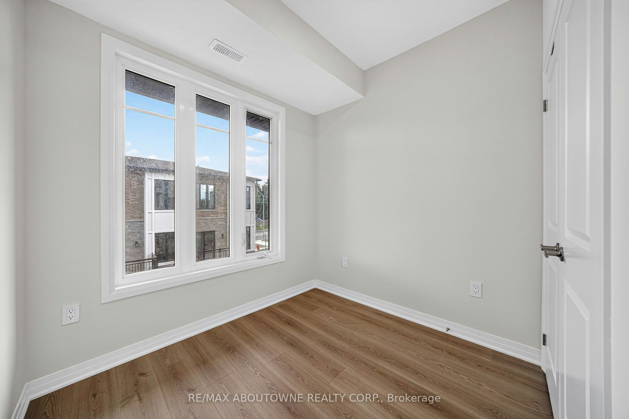 24-725 Front Royal Street, Mississauga, ON, L4Y 0C8 - 15