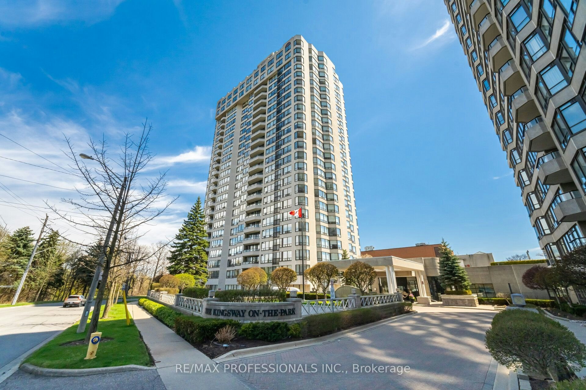 1411-1 Aberfoyle Crescent, Toronto, ON, M8X 2X8