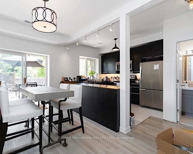 Upper-228 Pacific Avenue, Toronto, ON, M6P 2P5 - 3