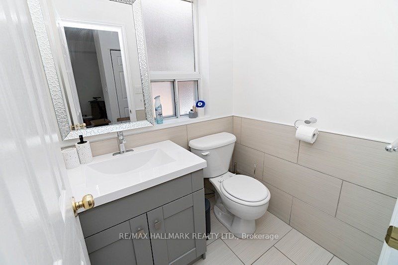 Upper-228 Pacific Avenue, Toronto, ON, M6P 2P5 - 12