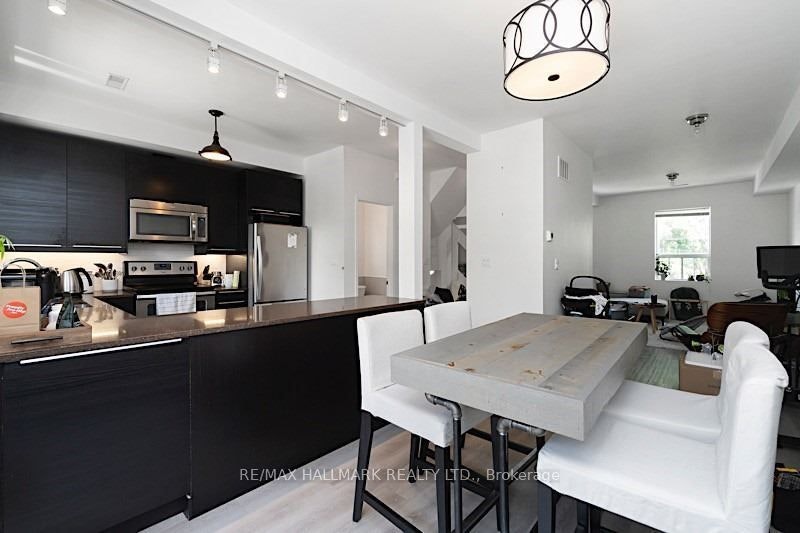 Upper-228 Pacific Avenue, Toronto, ON, M6P 2P5 - 4