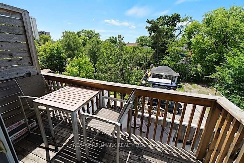 Upper-228 Pacific Avenue, Toronto, ON, M6P 2P5 - 18