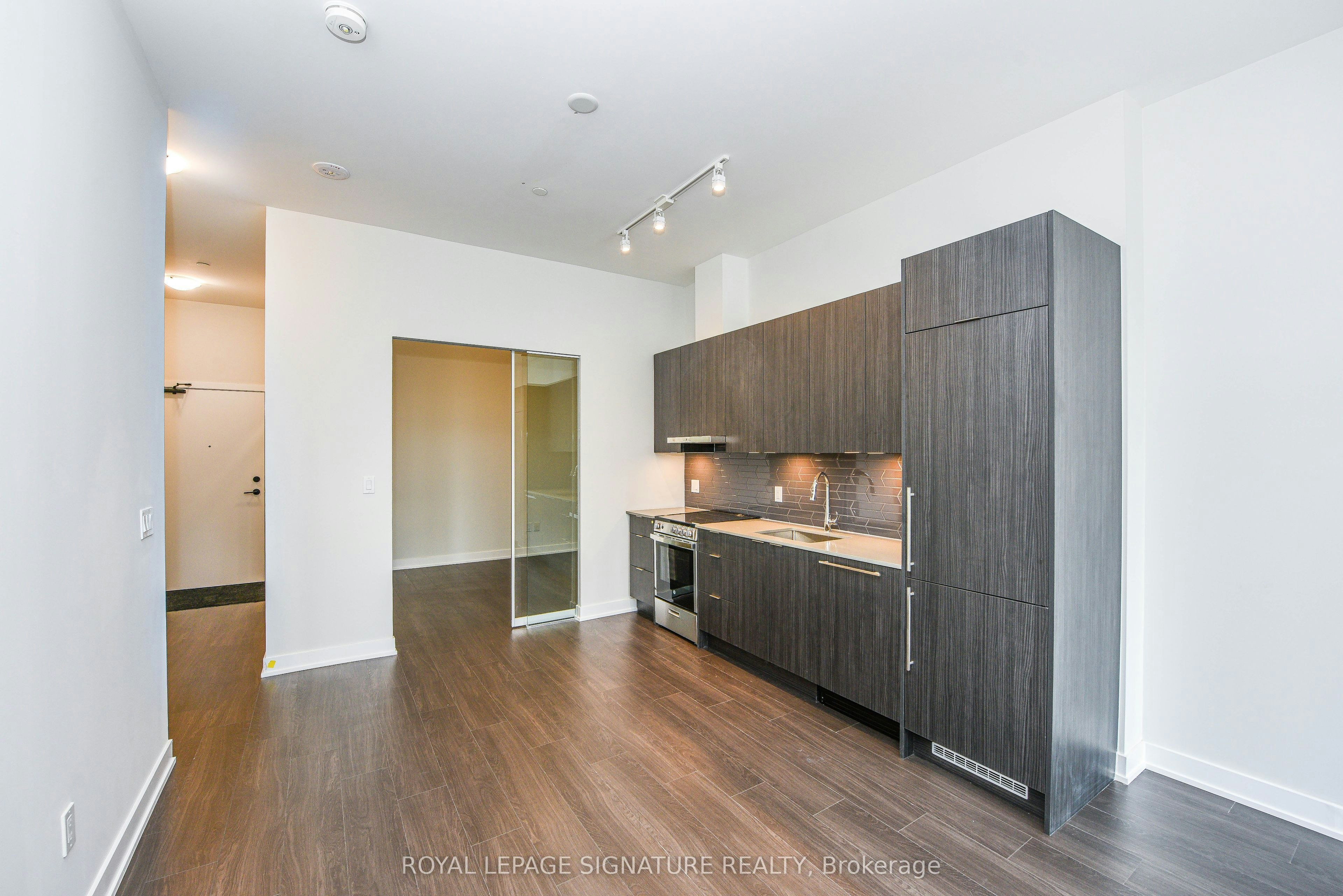 505-430 Square One Drive E, Mississauga, ON, L5B 0L6 - 8