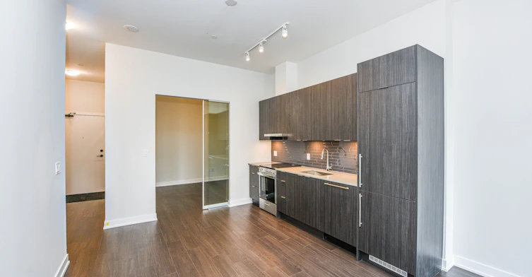 505-430 Square One Drive E, Mississauga, ON, L5B 0L6 - 8