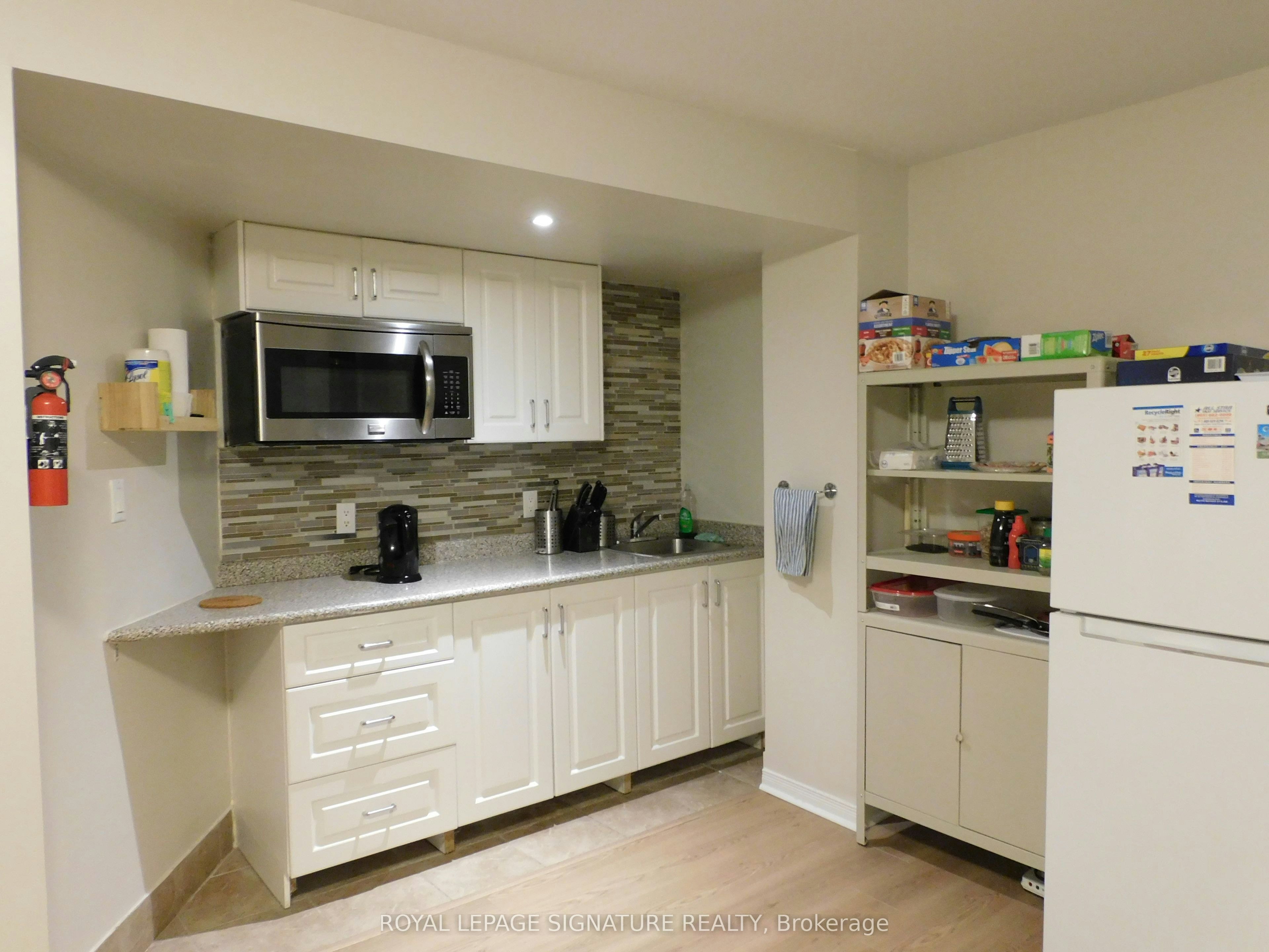 1132 Queen Street W, Mississauga, ON, L5H 4K2 - 4