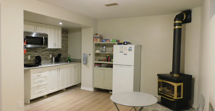 1132 Queen Street W, Mississauga, ON, L5H 4K2 - 2