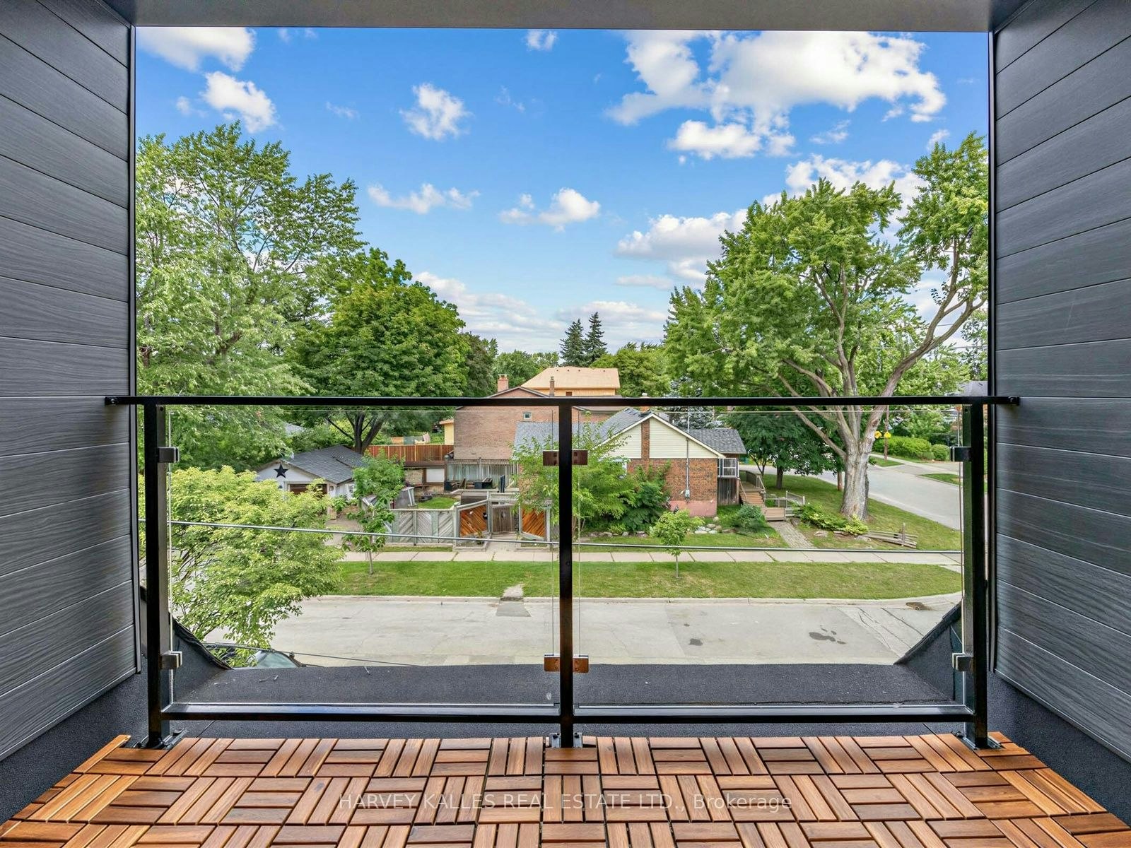 4-102 Shaver Avenue N, Toronto, ON, M9B 4N7 - 8