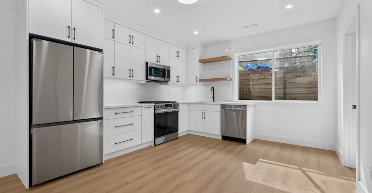 Garden Suite-484 Westmount Avenue, Toronto, ON, M6E 3N5 - 3