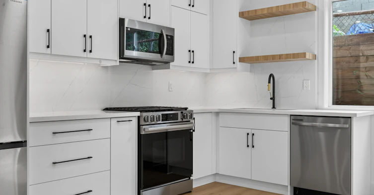 Garden Suite-484 Westmount Avenue, Toronto, ON, M6E 3N5 - 10