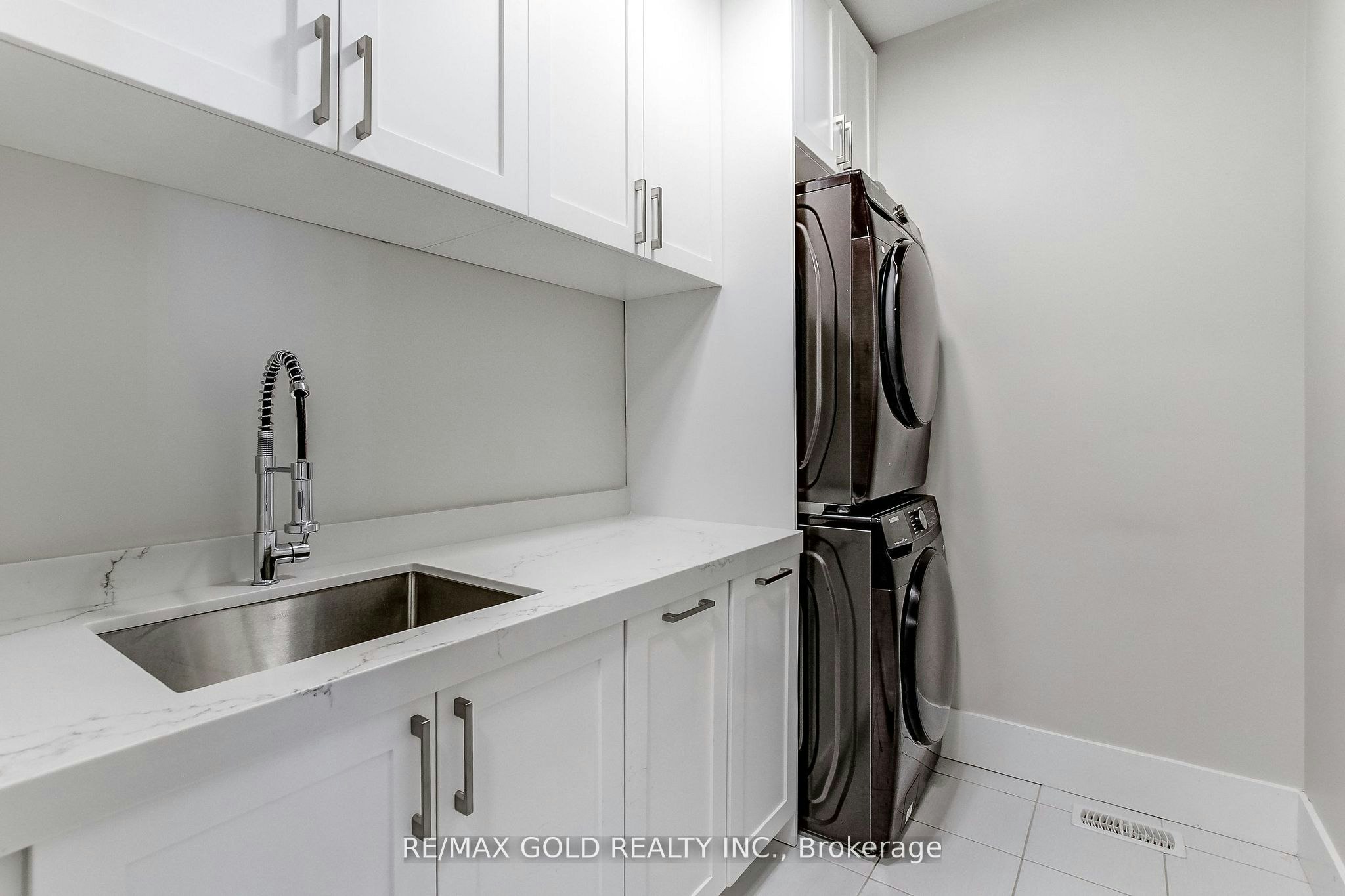 3352 Vernon Powell Drive, Oakville, ON, L6H 0Y4 - 32