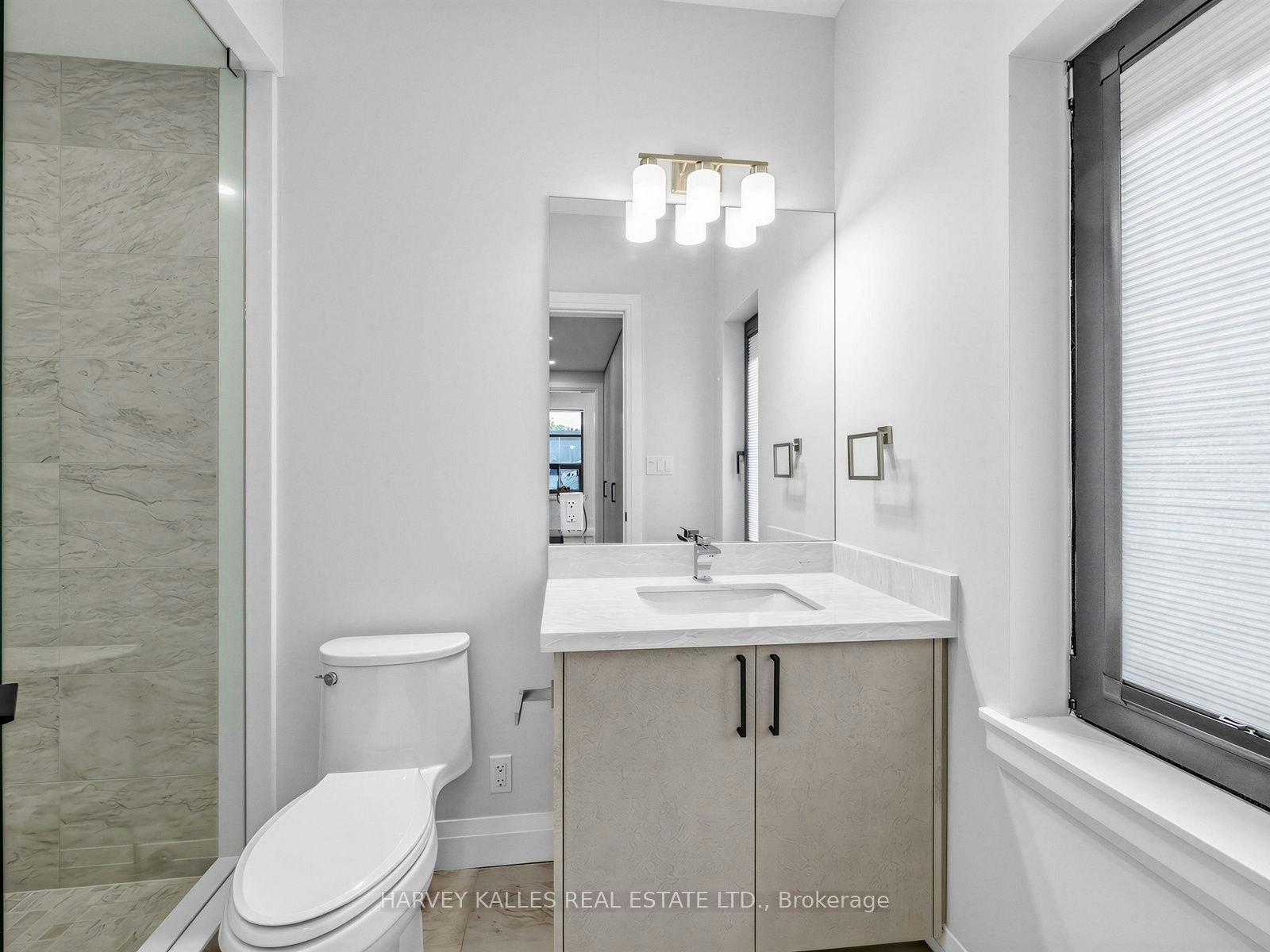 2-102 Shaver Avenue N, Toronto, ON, M9B 4N7 - 9